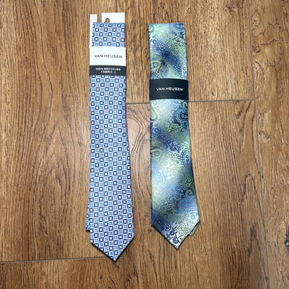 New Van Heusen Mens Necktie Lot of 2 Blue Geometric Green Paisley Colorful